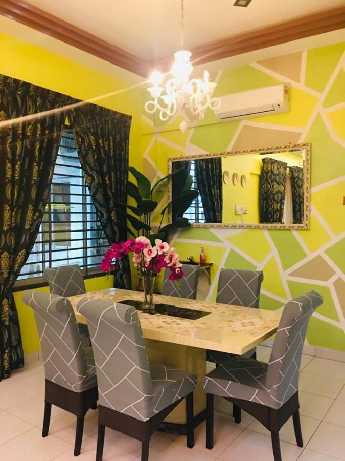 D Wangi Homestay Pasir Gudang At Ecotropic Exteriör bild